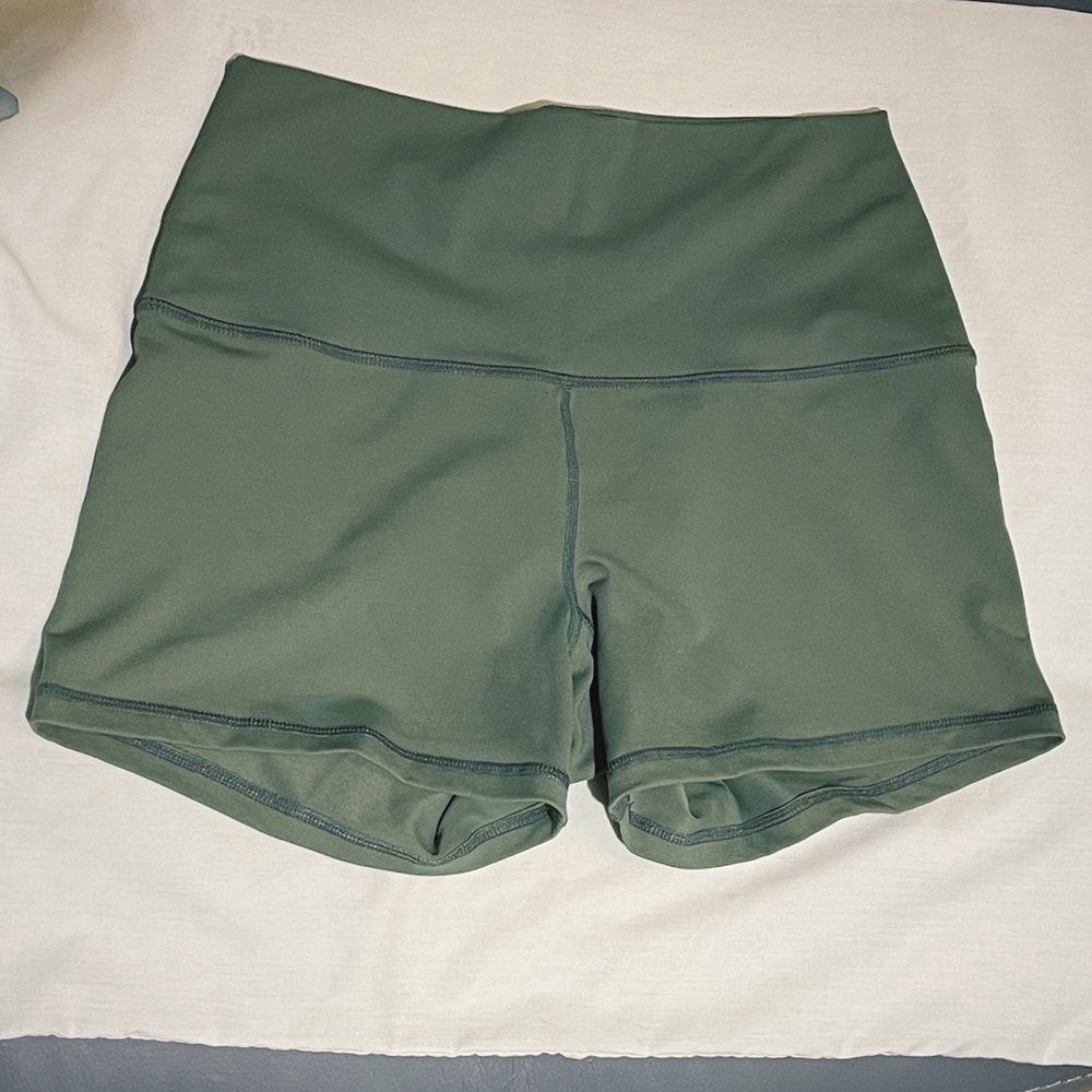 Born Primitive New Heights Booty Shorts, Green, Size M